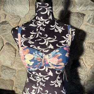 NWT Shade & Shore Bikini Top 34D